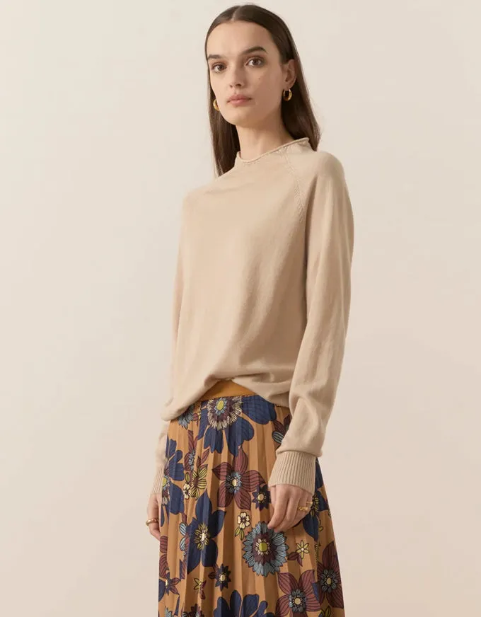 Bennet Funnel Neck Pebble