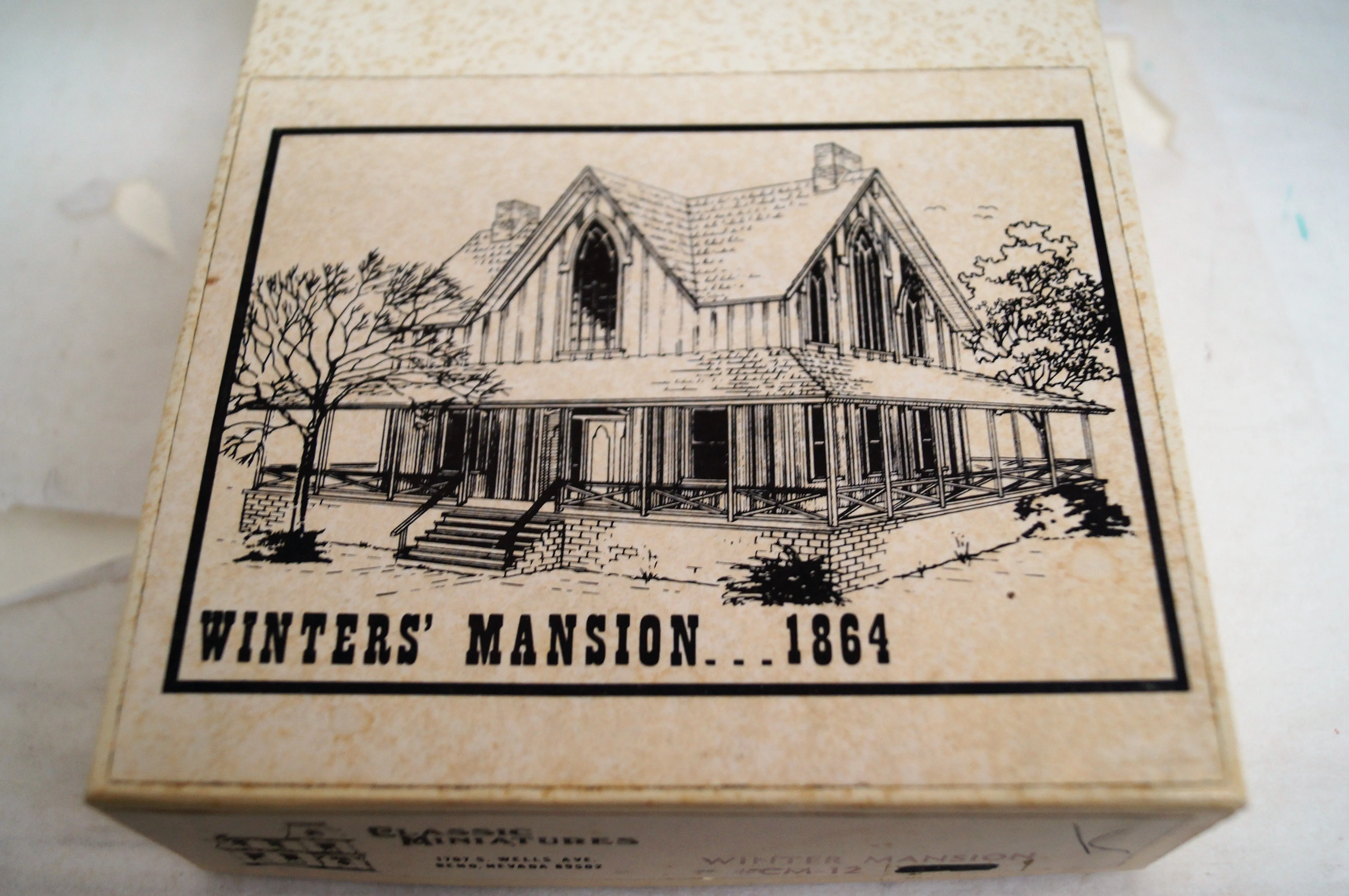 Ho Classic Miniature Winter Mansion Kit