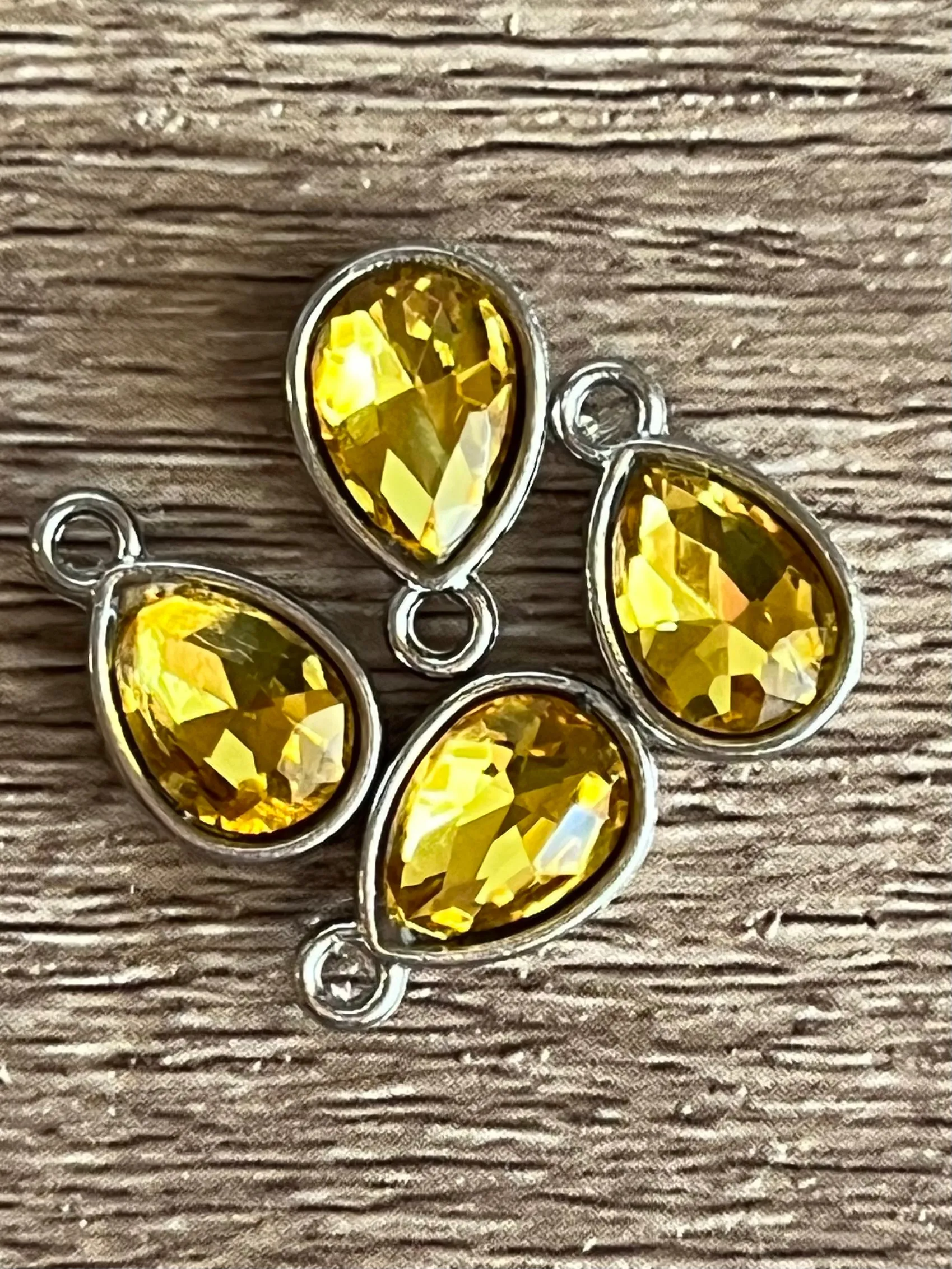 Teardrop Tumbler Handle Charm
