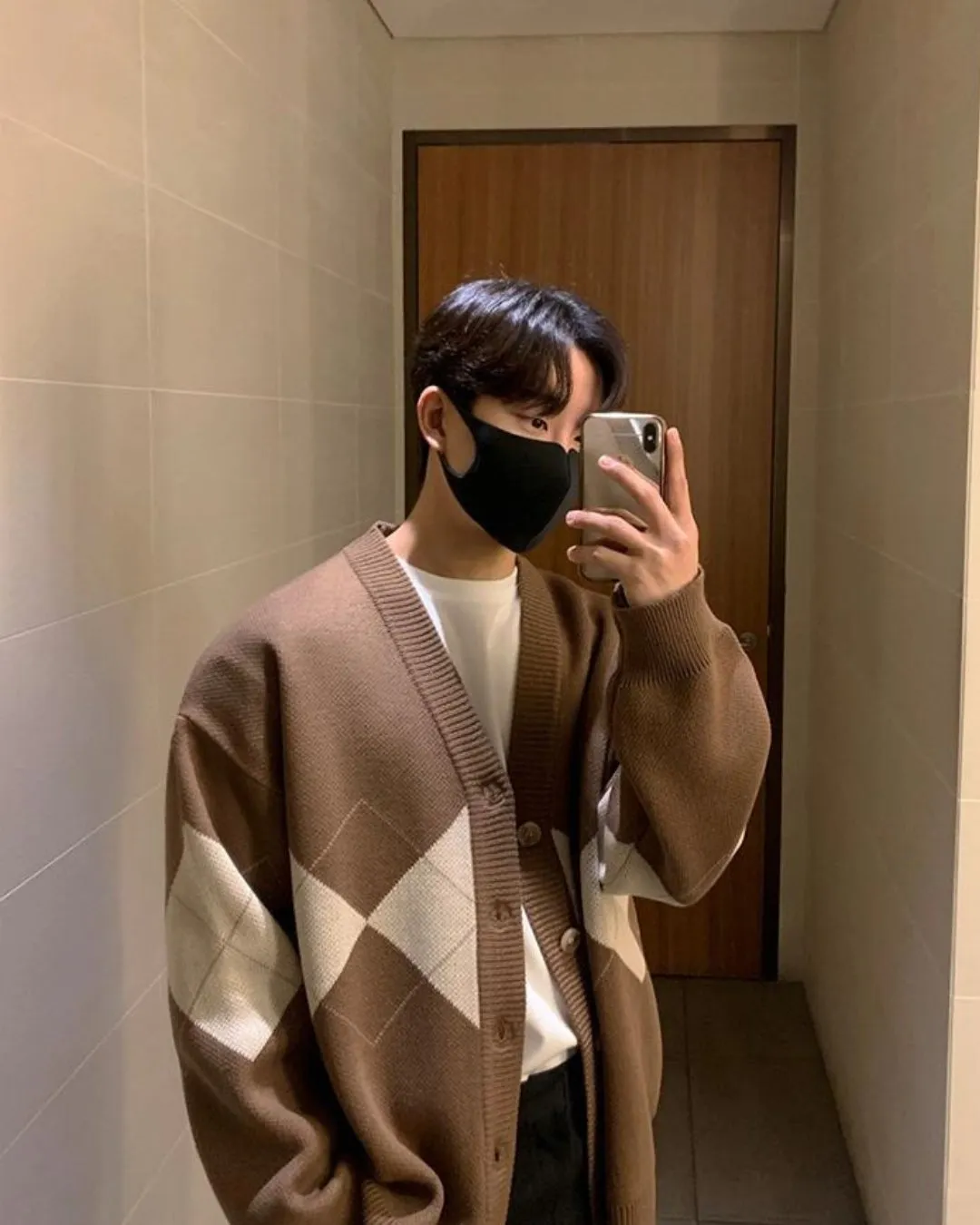 V-Neck Argyle Pattern Knitted Cardigan  VCH0140