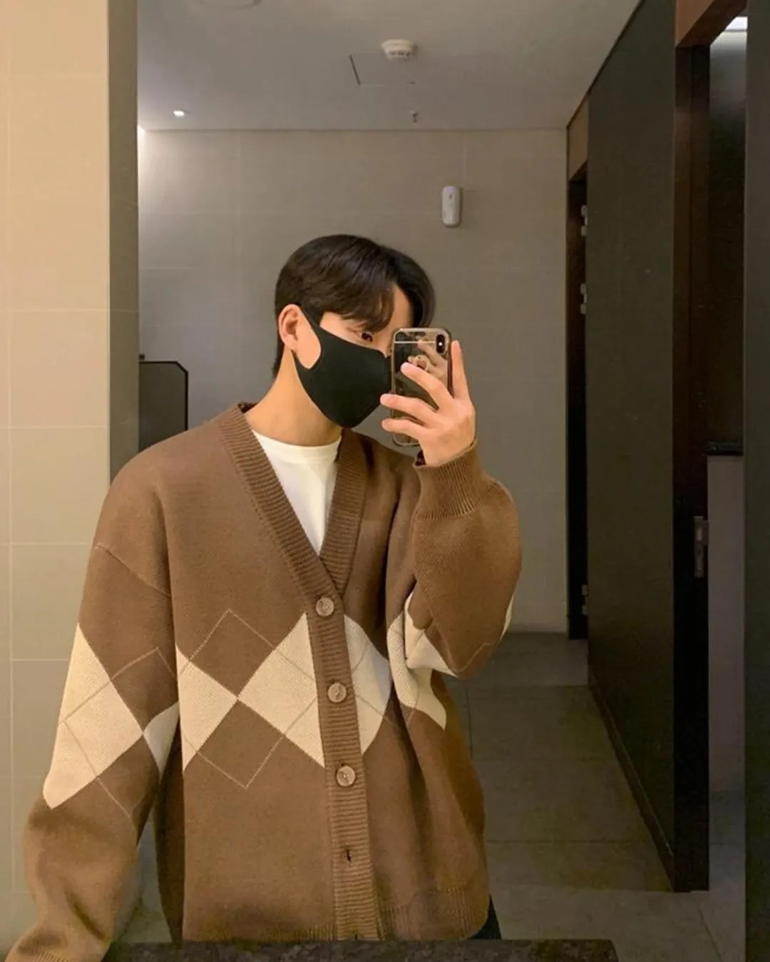 V-Neck Argyle Pattern Knitted Cardigan  VCH0140