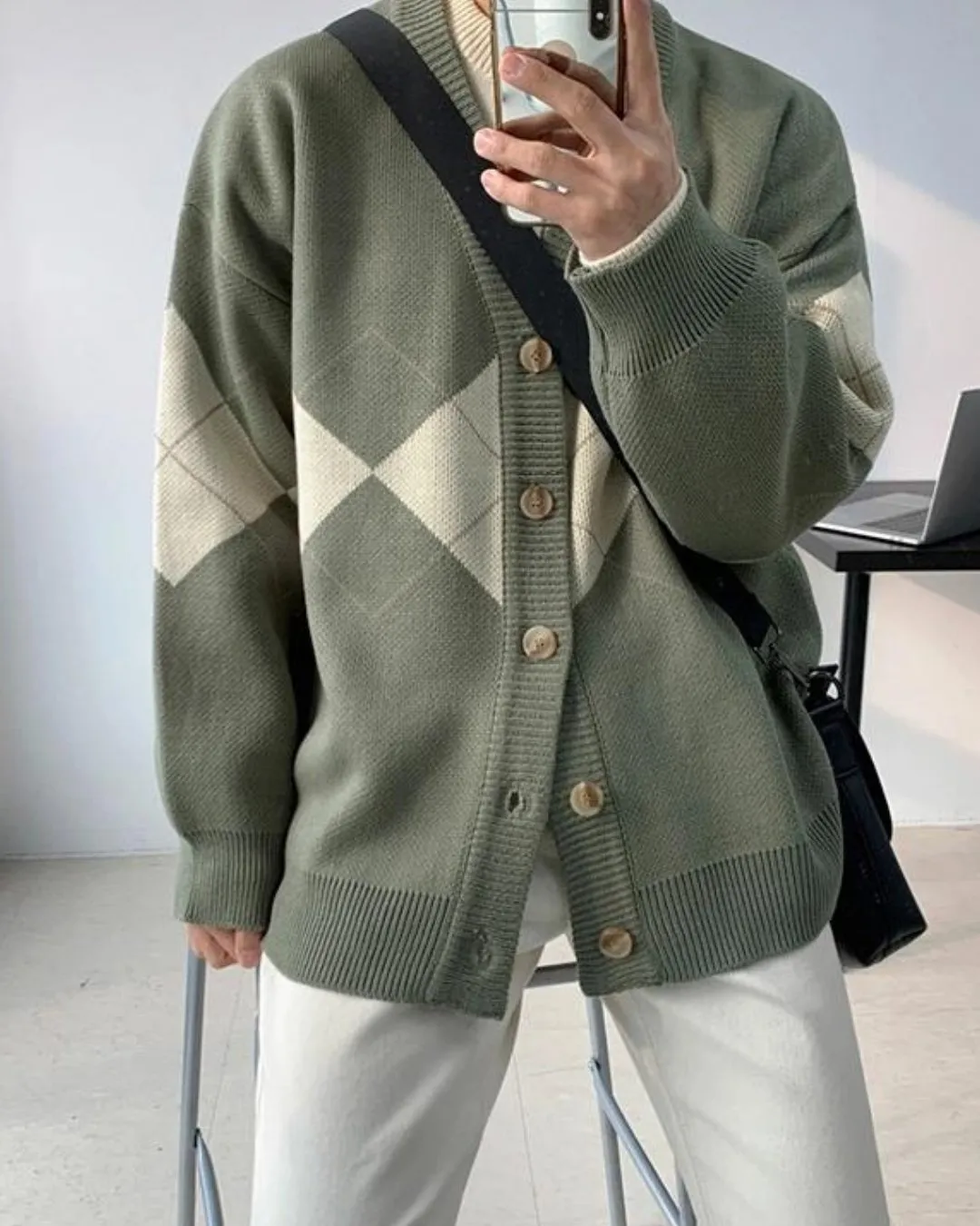 V-Neck Argyle Pattern Knitted Cardigan  VCH0140